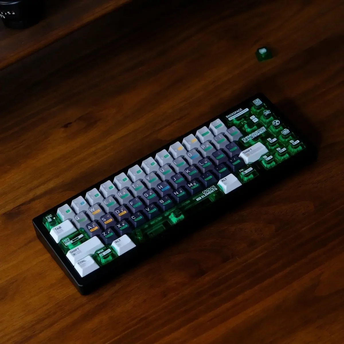 غطاء مفاتيح أصلي PBT + PC كيميائي 003 مع مكمل أخضر شفاف 173 غطاء مفاتيح #3