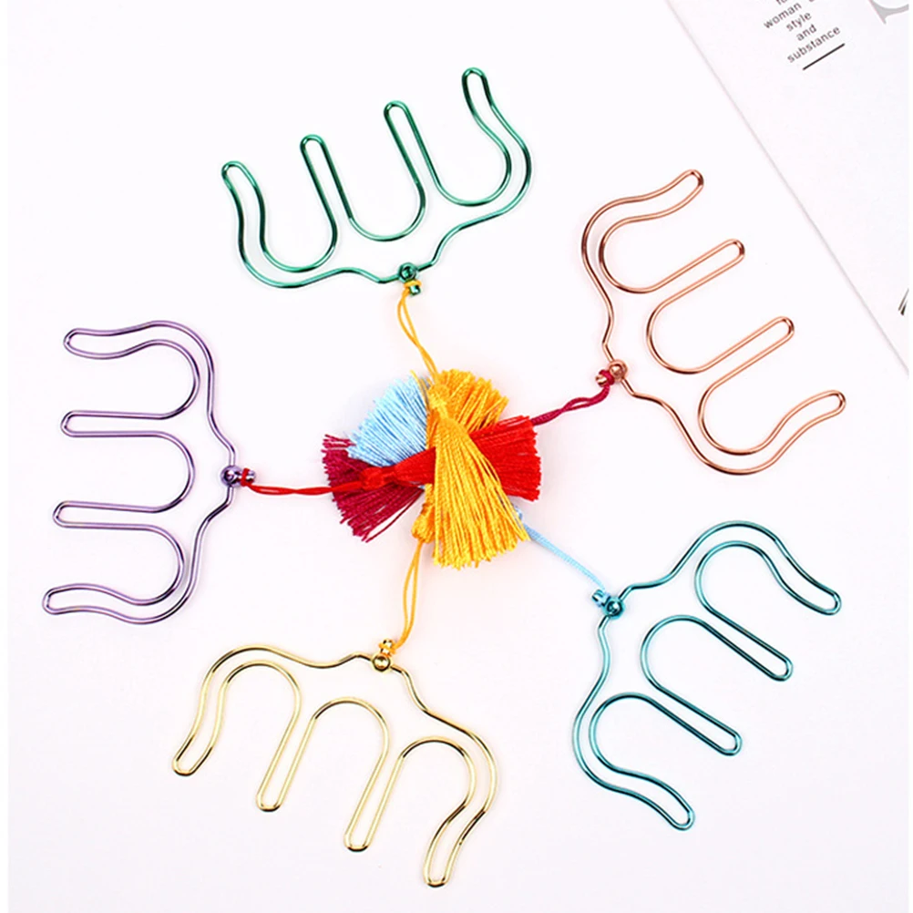 

1Pc Shape Metal Music Book Clip Stationery Hollow Out Music Clip Piano Tabs Clamp Book Page Clips Bookmark (Golden)