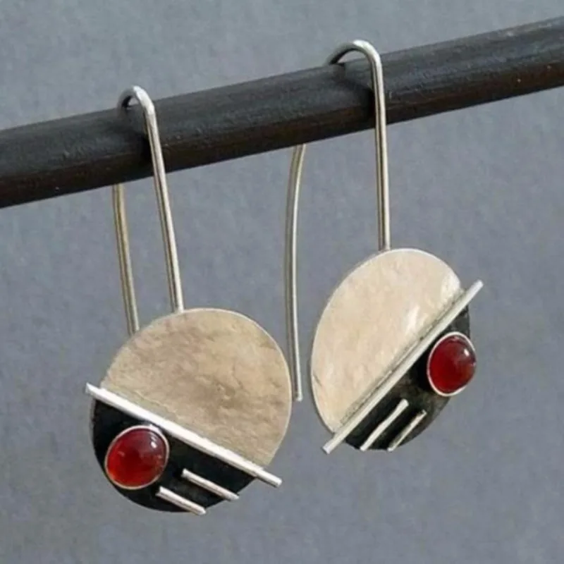

Vintage Silver Color Round Red Stone Earrings Ethnic Black Dispensing Carving Pattern Dangle Earrings for Women Jewelry