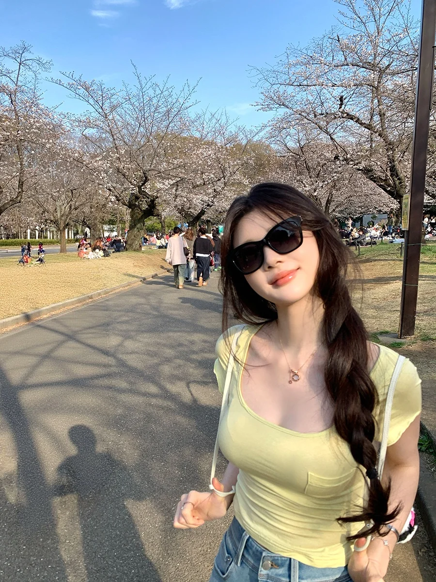 

Женская футболка CloudSweet Slim Fit с коротким рукавом, желтая, с квадратным вырезом, повседневный летний топ, универсальная, легко сочетается со всеми вещами