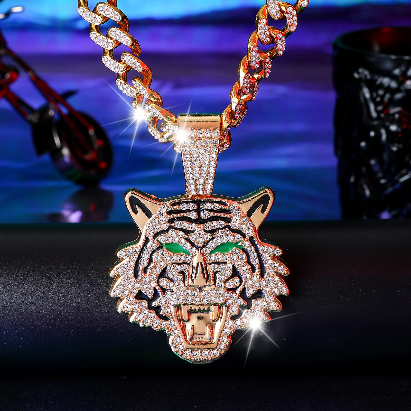 1pc Men's Tiger Head Pendant Necklace, Hip Hop Style Necklace Accessory For Men