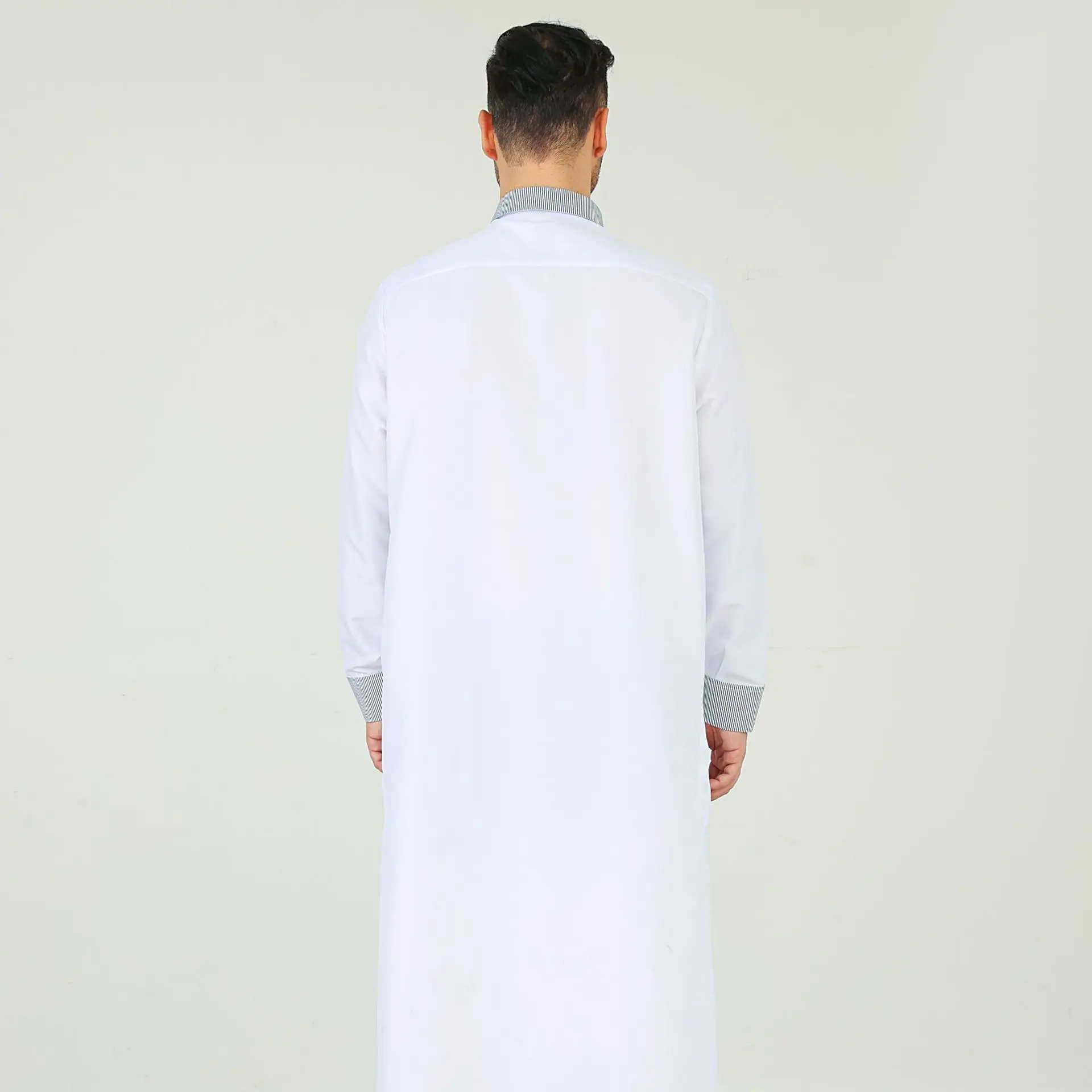 Uomo mediorientale Jubba Thobe Uomo musulmano Abito manica lunga Colletto alla coreana Caftano Allentato Arabo Abaya Caftano Daffah Dishdasha Eid