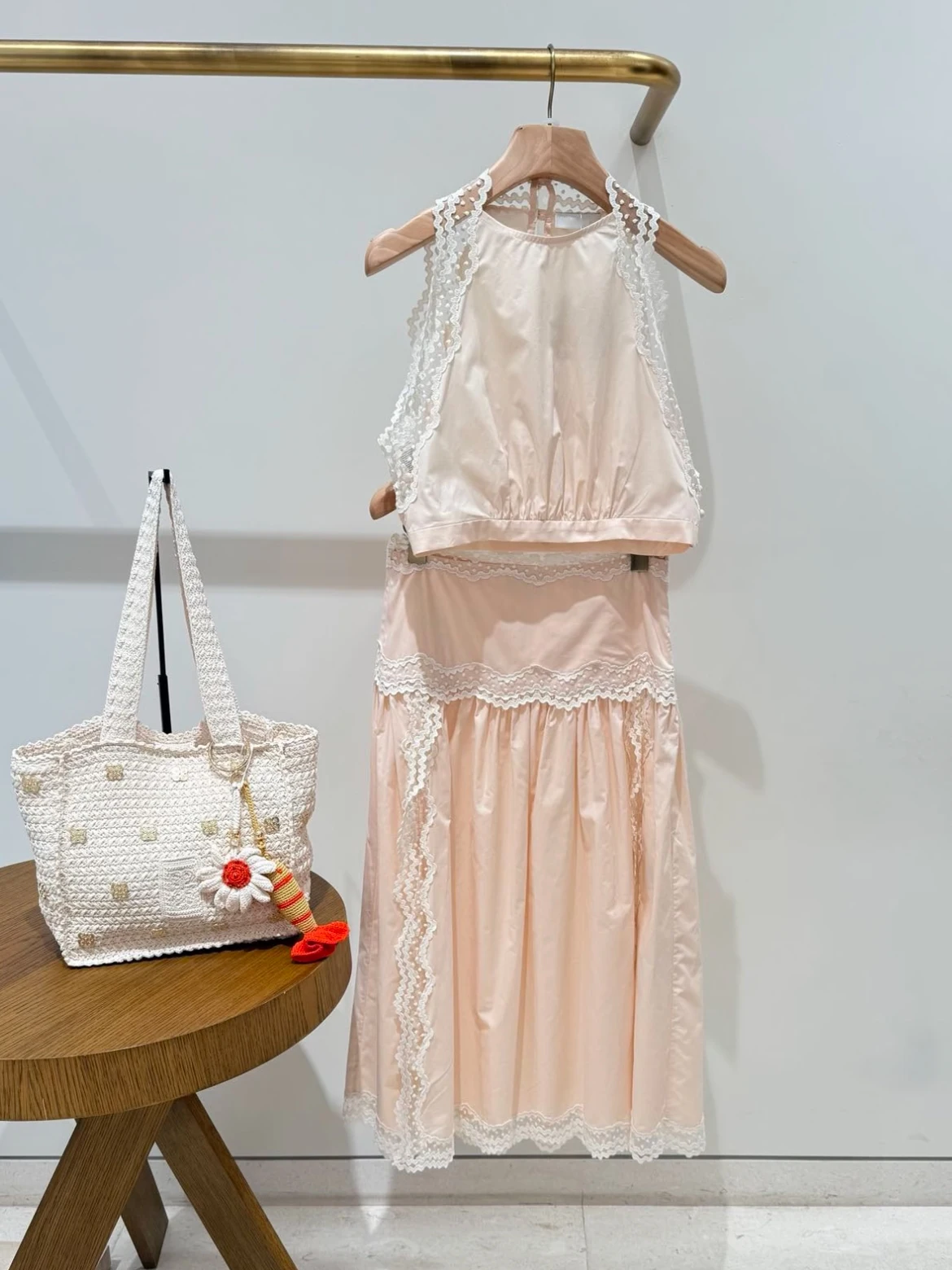 

Heidd Spring Summer Lace Patchwork Gentle Apricot Sleeveless Top Half Skirt Set Women's Fashion Ensemble Short Length