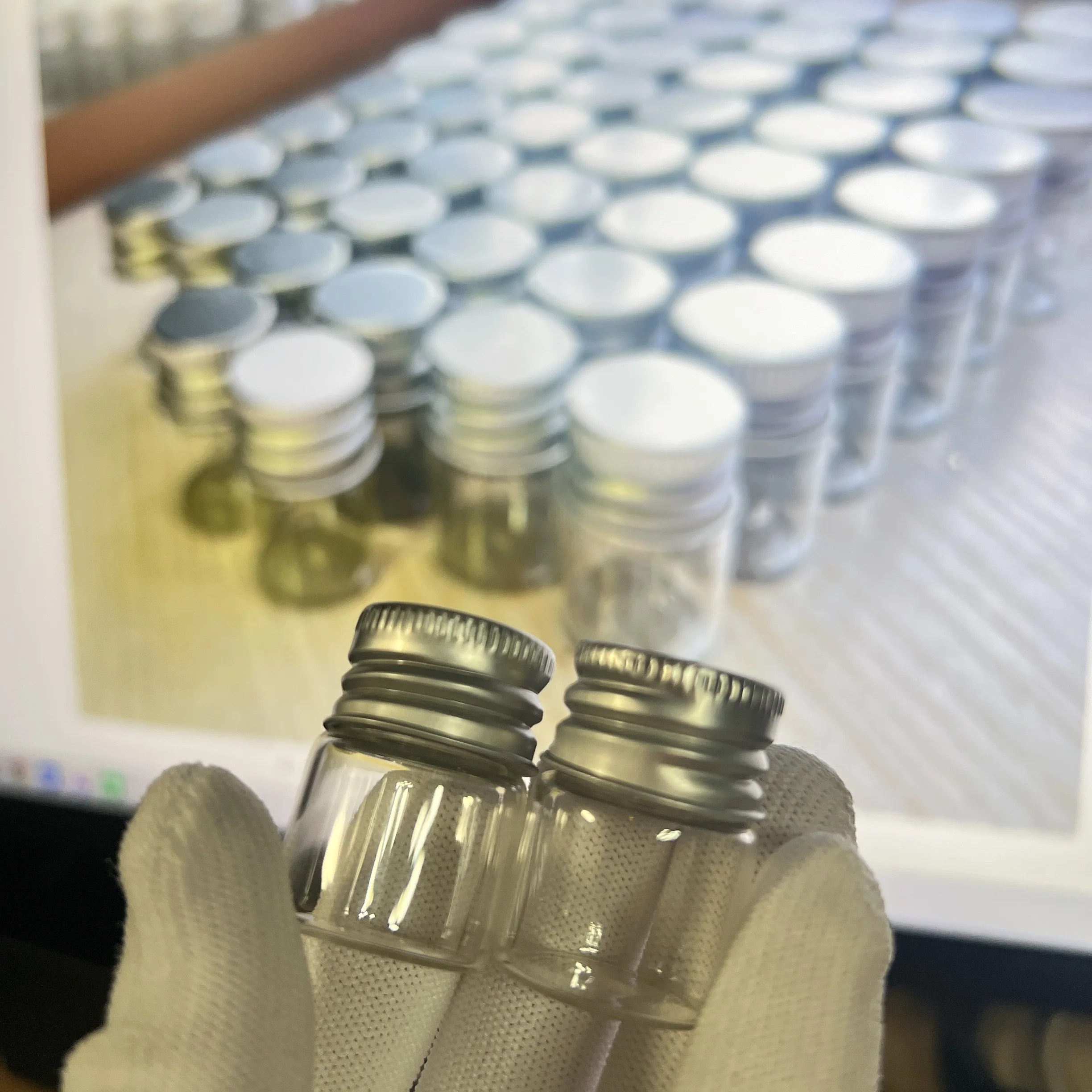 

50/100 шт. 5 мл 13*22*30 мм крошечные рождественские стеклянные банки серебряные завинчивающиеся крышки мини-декоративные флаконы! Желание Стеклянные бутылки Diy Craft