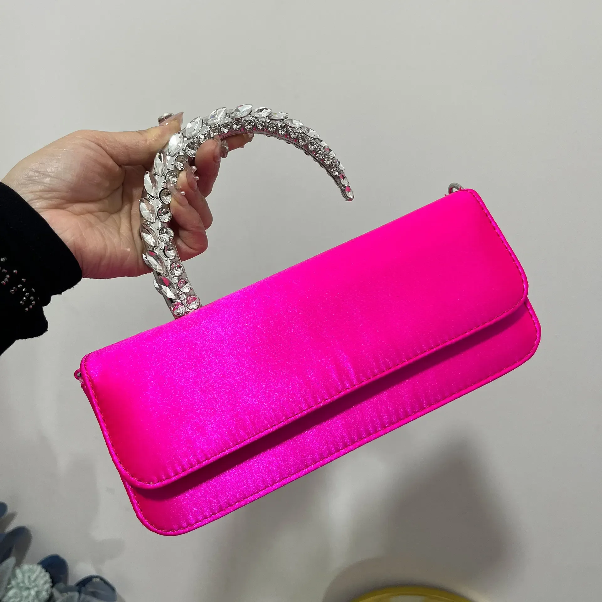 

Роскошные женские сумки с хрустальной ручкой, модные атласные шелковые вечерние сумки для женщин, сумка через плечо с бриллиантами, вечерние женские клатчи