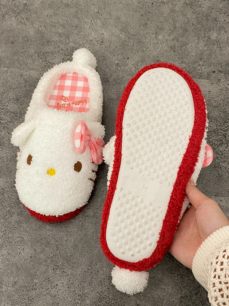 Cartoon Hello Kitty kapcie piękne styl japoński buty wewnętrzne Sanrio dziewczyna Anime buty kapcie podłogowe ciepła wiosna jesień płaskie