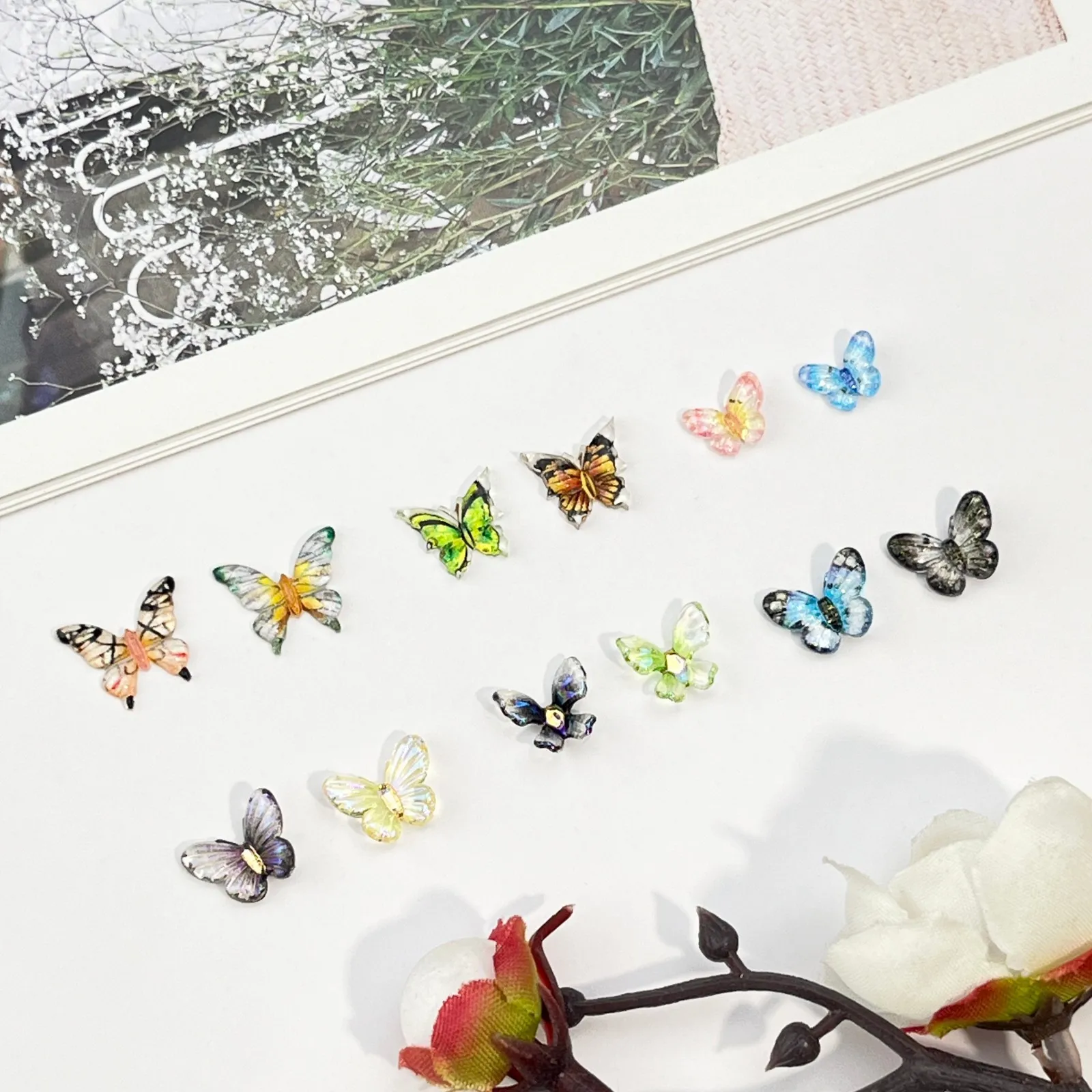 50Pcs Aurora Cracked Mixed Ice Transparent Nail Decorations Resin Butterfly Rhinestone Nail DIY Set