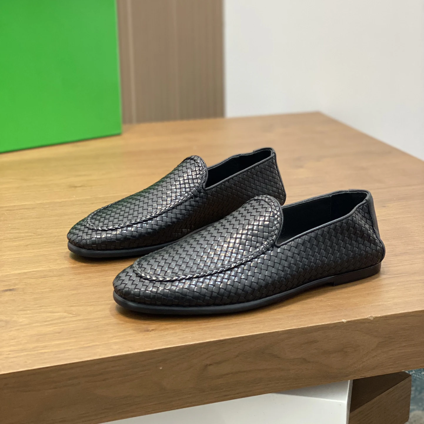 

Brand Women Leather Shoes Genuine Leather Casual Slip On Men Shoes Soft Sole Slip On Soft Flat Shoes