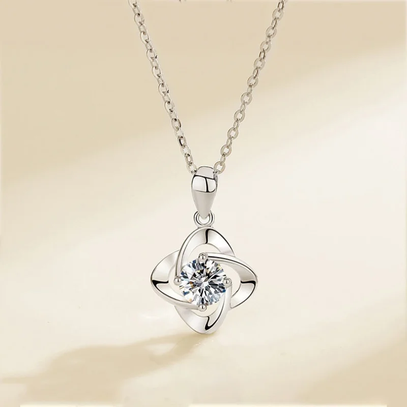 

New S925 Silver Mozambique Diamond Four Leaf Lucky Grass Necklace Light Luxury Simple Pendant Versatile