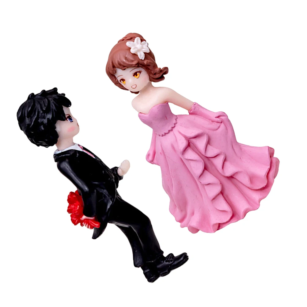 

1 set Couple Figurines Groom Statue Romantic Proposal Wedding Couple Figurines Decor Wedding Cake Ornaments