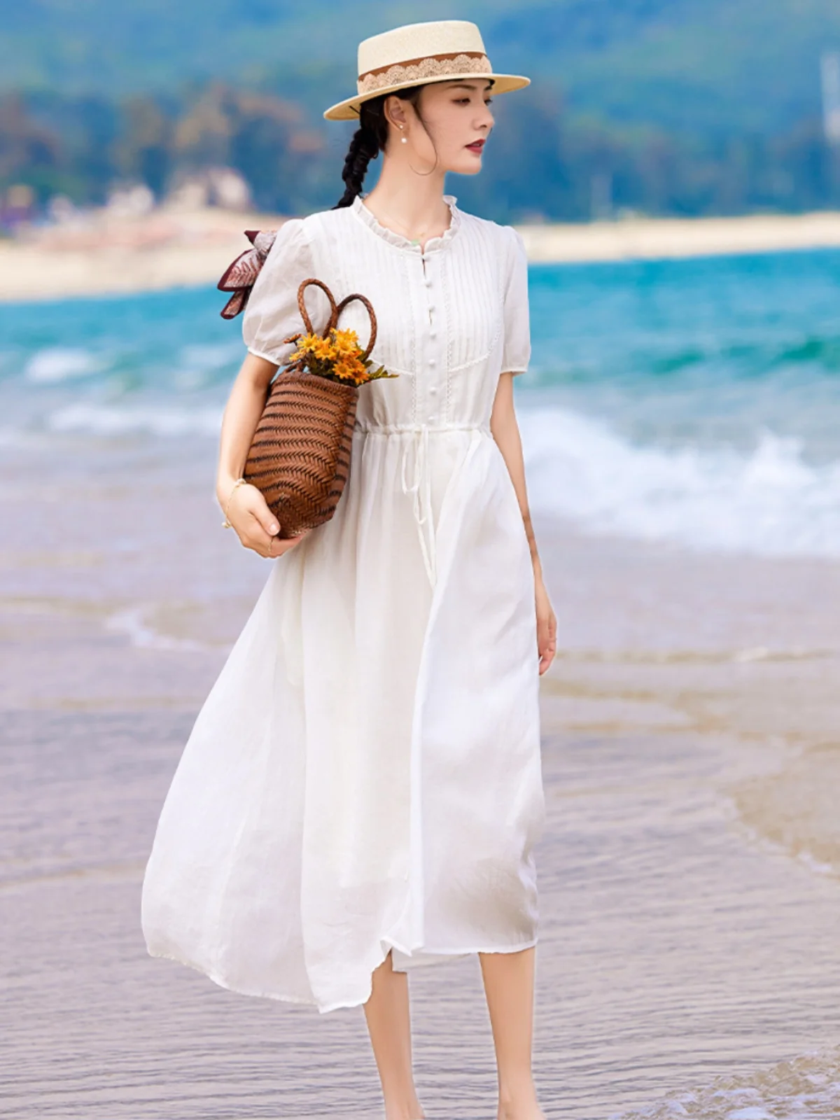 

Элегантное оригинальное белое льняное платье для женщин: пляжное, для отпуска, с утягивающим эффектом на талии, стройнящее, с широким подолом, струящееся, длинное.