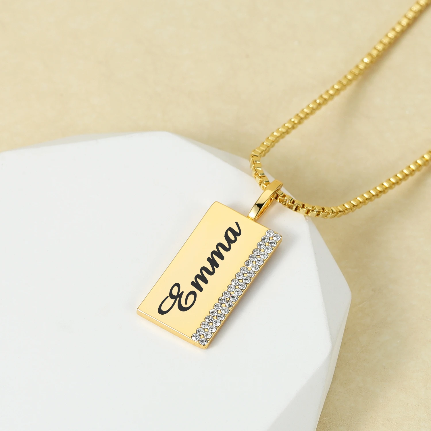 

Side Pave Rectangular Charm Vertical Engraving Name Custom Alphabet Necklace for Girlfriend Pendant With Crystal Women Jewelry