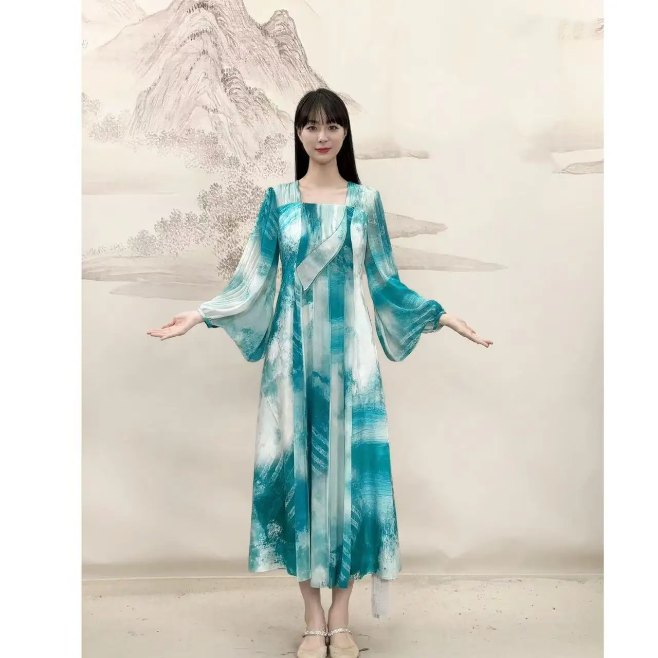 

Gaoyitai Misty Rain Soft Blue Twisted Silk Georgette DressAY832