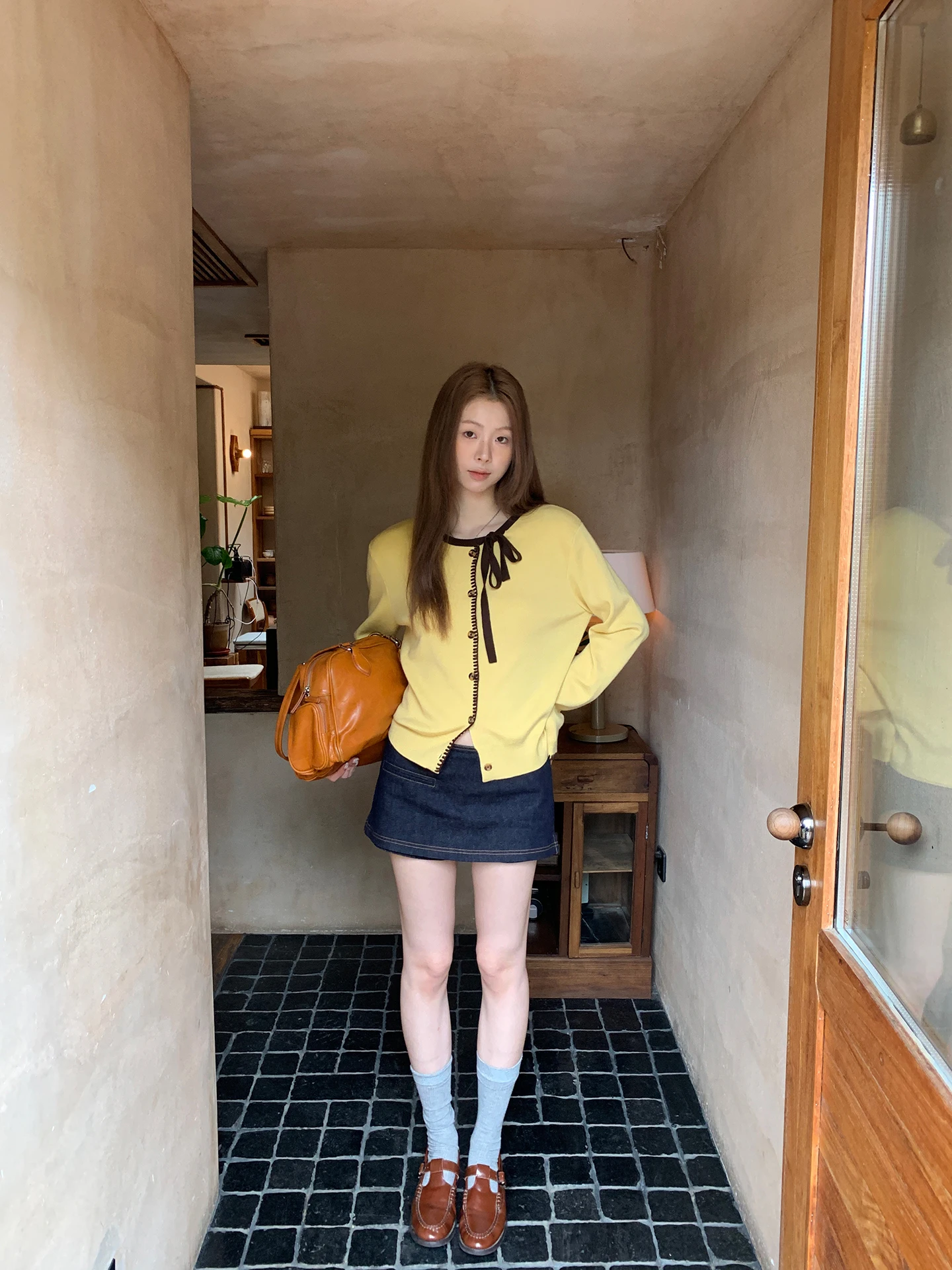 

Красная джинсовая юбка знаменитостей. Женские расклешенные юбки трапециевидной формы. Весенне-осенняя хлопковая юбка с низкой талией для поездок на работу.