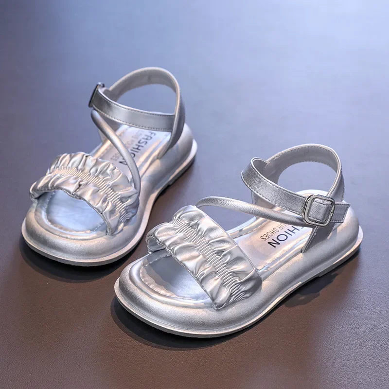 

Лето 2023, новые детские римские сандалии, модный дизайн, обувь принцессы для девочек, детская повседневная пляжная обувь на мягкой подошве, серебристая