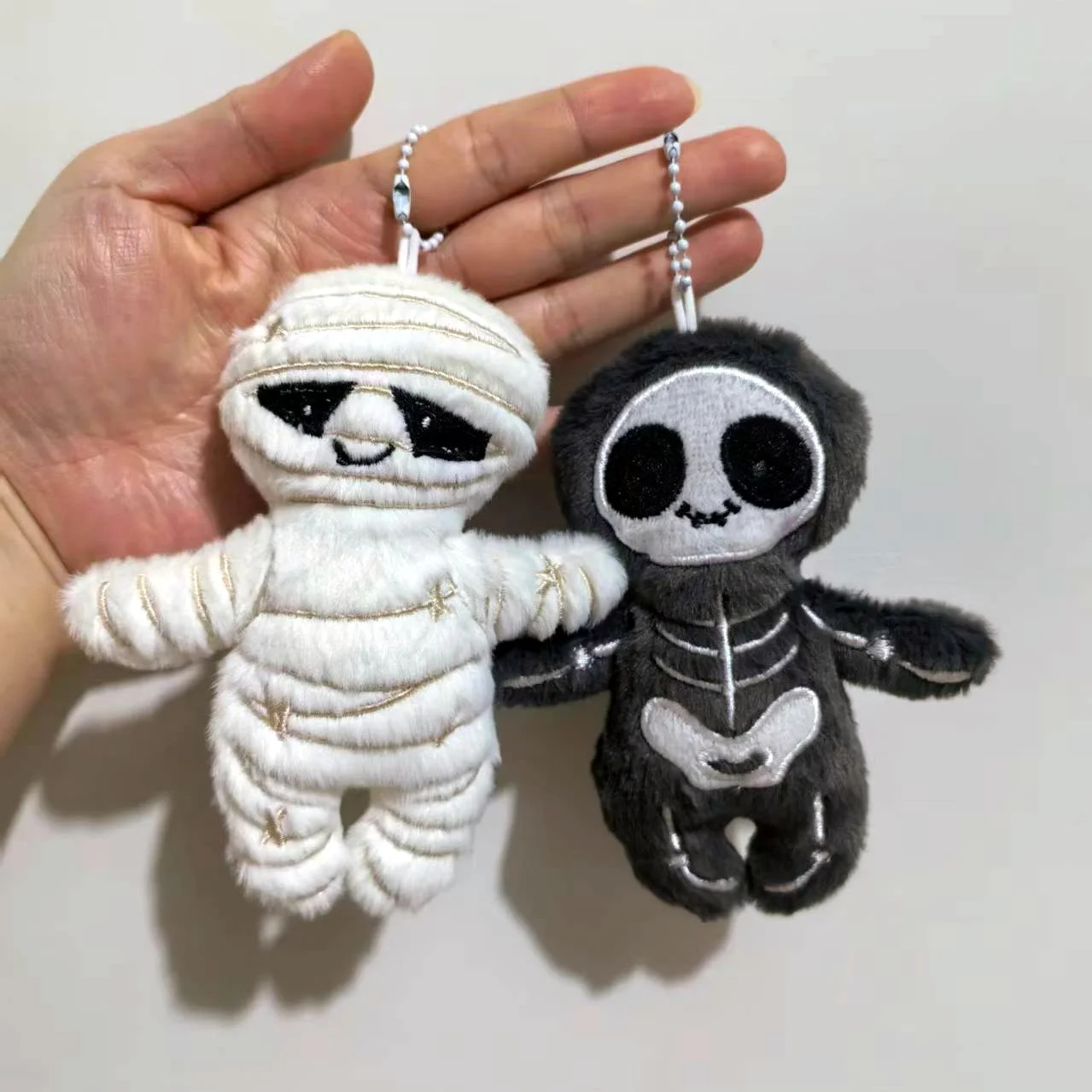 2pcs/set Mummy & Spooky Skeleton Plush Keychain Cute Soft Stuffed Doll Backpack Pendant Bag Charm Halloween Party Decor Gift