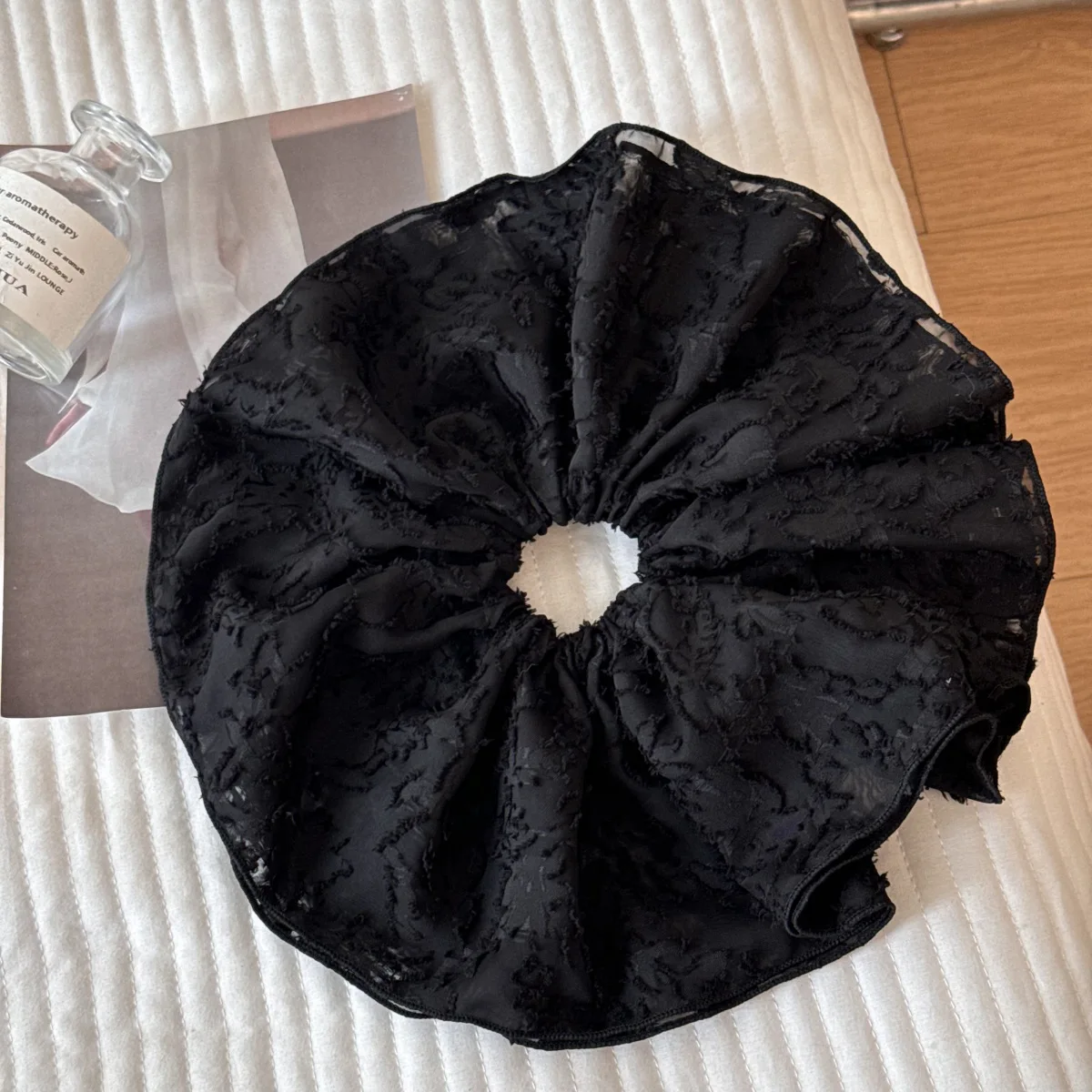 26 cm Spitze, plissiert, Dickdarm-Haarband, doppellagig, übergroß, Premium-Haarseil, Gummiband, Kopfschmuck – Detail 9