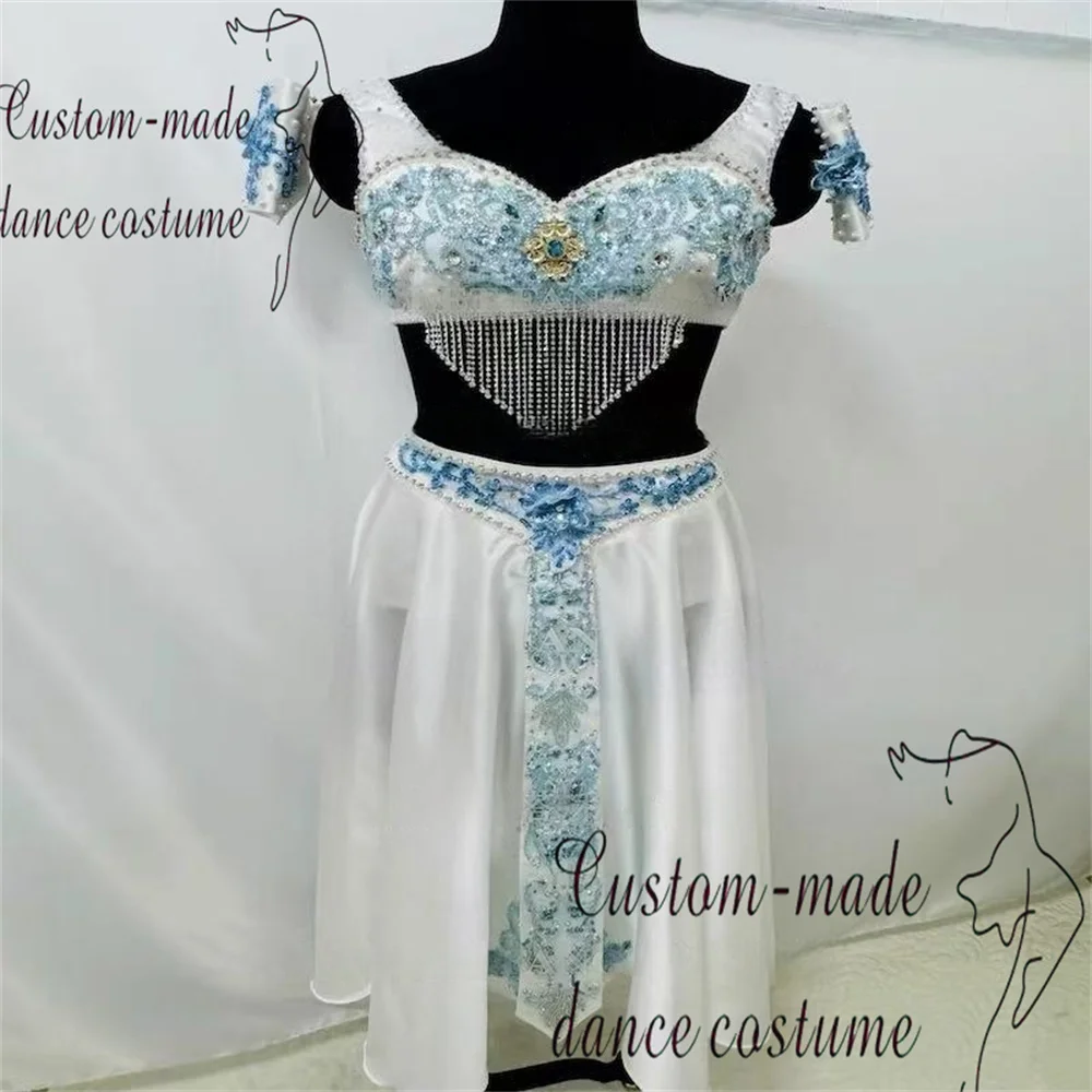 Dancer Snake Dance …