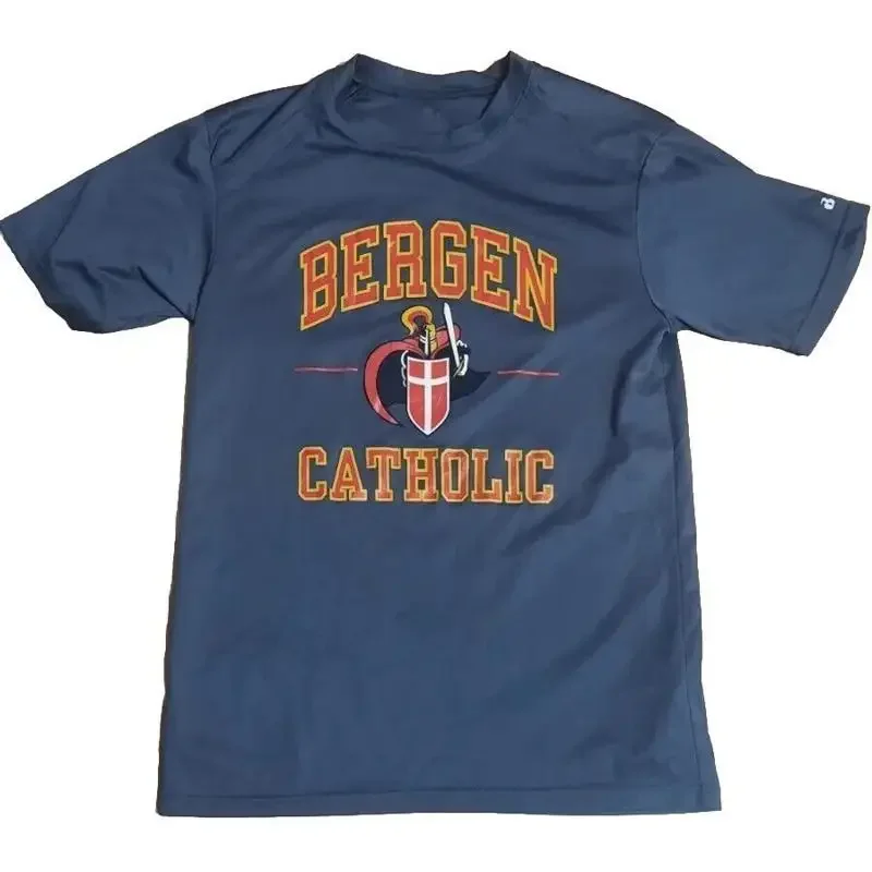 Camiseta gris para hombre de la marca Bergen Catholic, talla S.