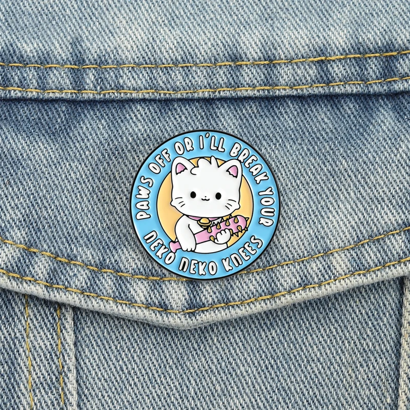 Emaille-Anstecknadeln mit Cartoon-Katze, Pfoten aus oder ich werde Ihre Knie brechen, Broschen, Anstecknadeln, Kleidung, niedlicher Tierschmuck, Geschenk für Freunde