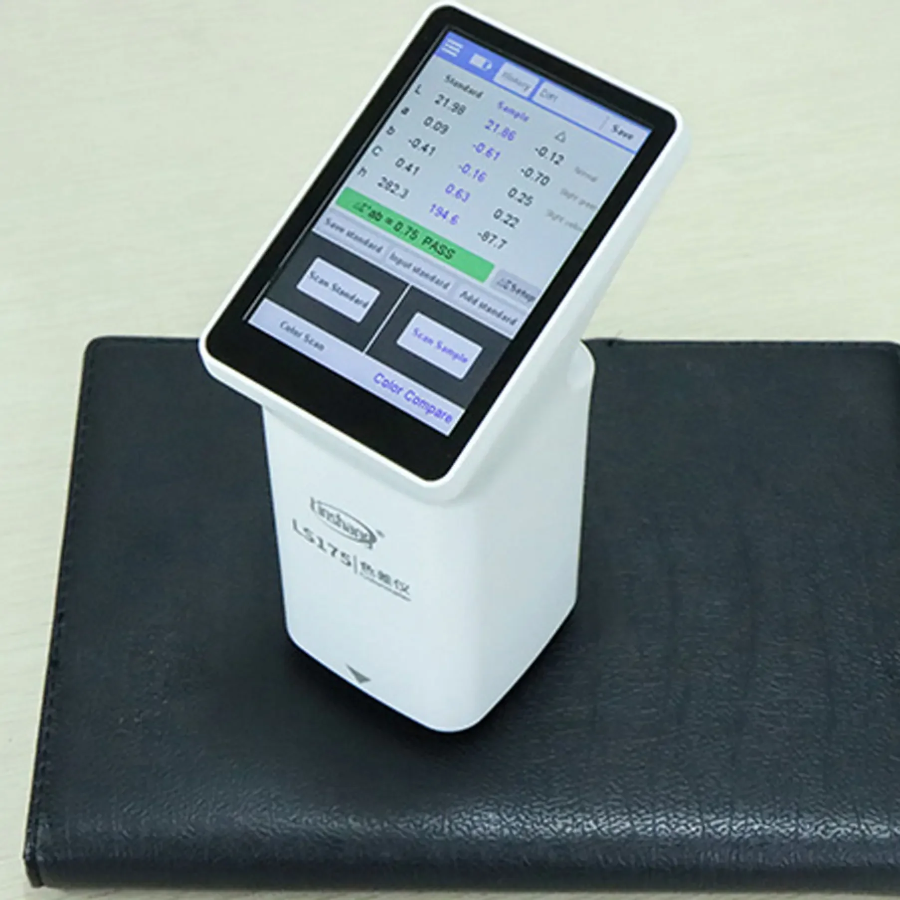 Handheld LS175 45°/0° Illumination geometry colorimeter with a large 20mm measuring aperture 3.5-inch Touch Screen