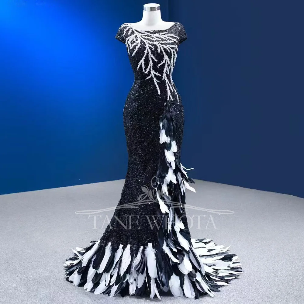 

Luxurious O-Neck Cap Sleeve Black Evening Dress Sequined Feathers Lace-Up Back Sexy Sheath Fit Customizable Gown