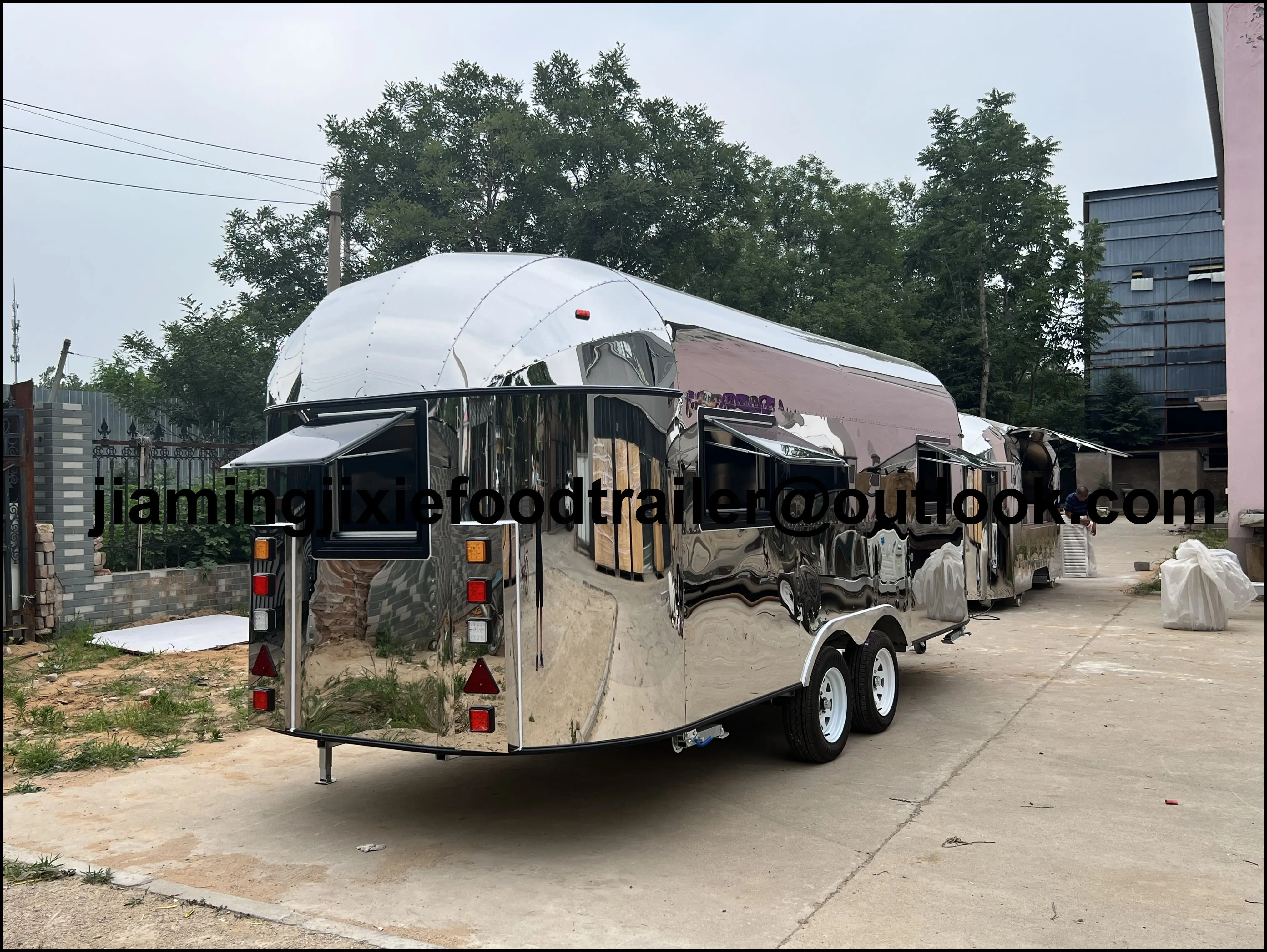 

Customized Fully Equipped Stainless Steel Mobile Fast Food Trailer New Kiosk Sale Full Kitchen Rust Resistant Outdoor Use Food