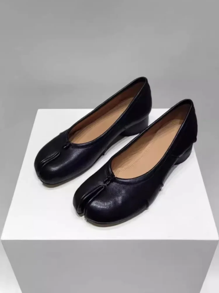 

Breathable Black Tabi Toe Decoration Round Heel Women Shoes Solid Slip-on Low Heels Female Ballet Pumps Summer Casual Shoes Cute