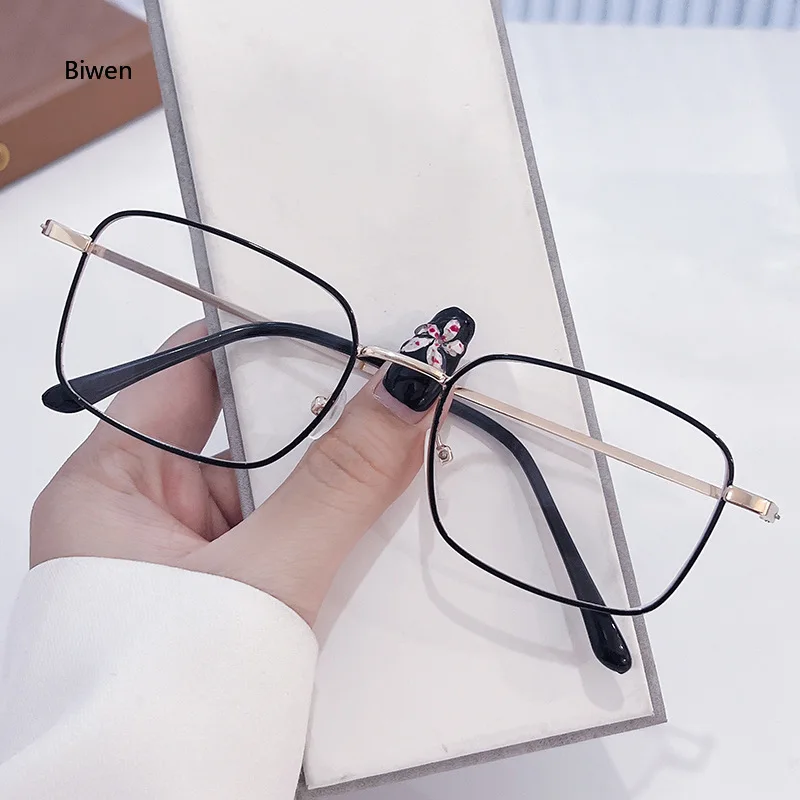 2024 Retro Clear Anti-Blu-Ray Women Glasses Frame Fashion TR90 Metal Square Men Optical Spring Hinge Metal Eyeglasses Frame