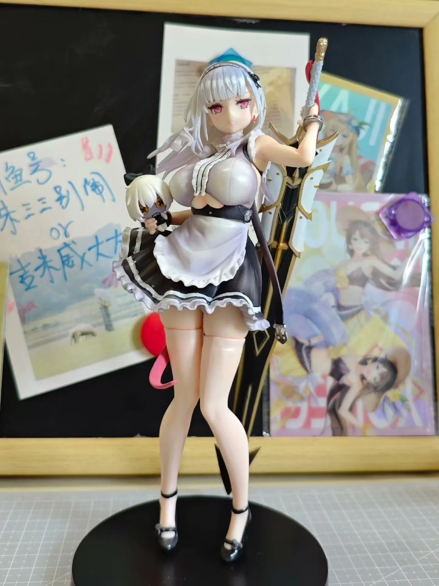 22cm Anime Azur Lane Dido Figurka Eugene Of Savoy Stojący Model Animacyjny Zabawka Prezent Kolekcja Lalka Ozdoby na Biurko ﻿