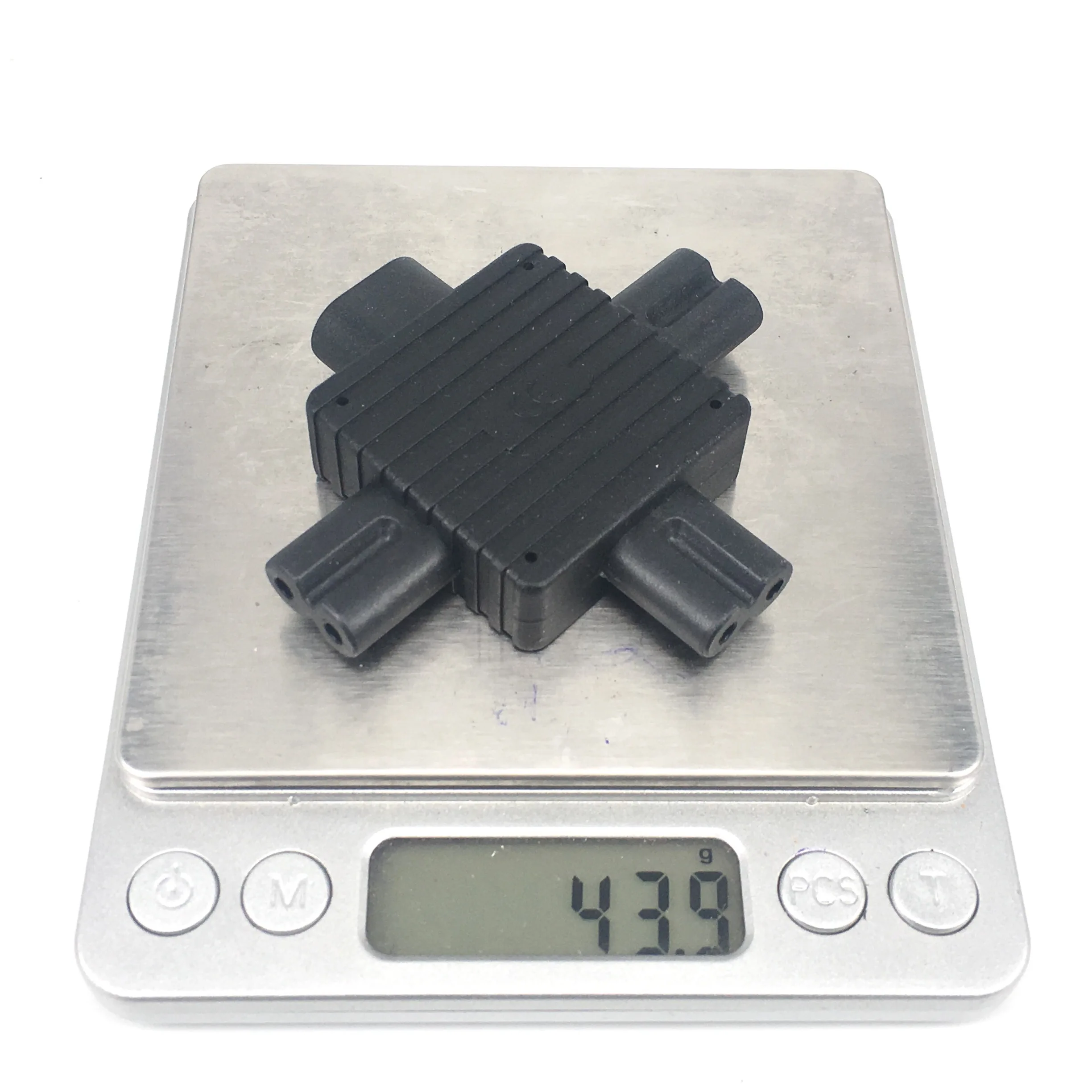 IEC 320 Figure 8 C8 Male to 3X Female C7 Splitter Power 90 Degree