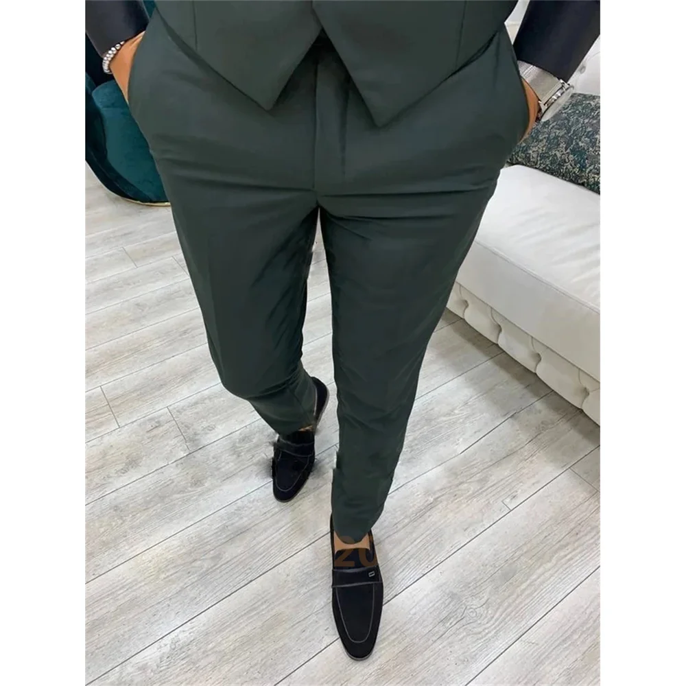 2024 Post Green Suits Men Suits 3 Pieces Wedding Wear Business Male Groom Wedding Dress Jacket Vest Pants Set Blazers Coat