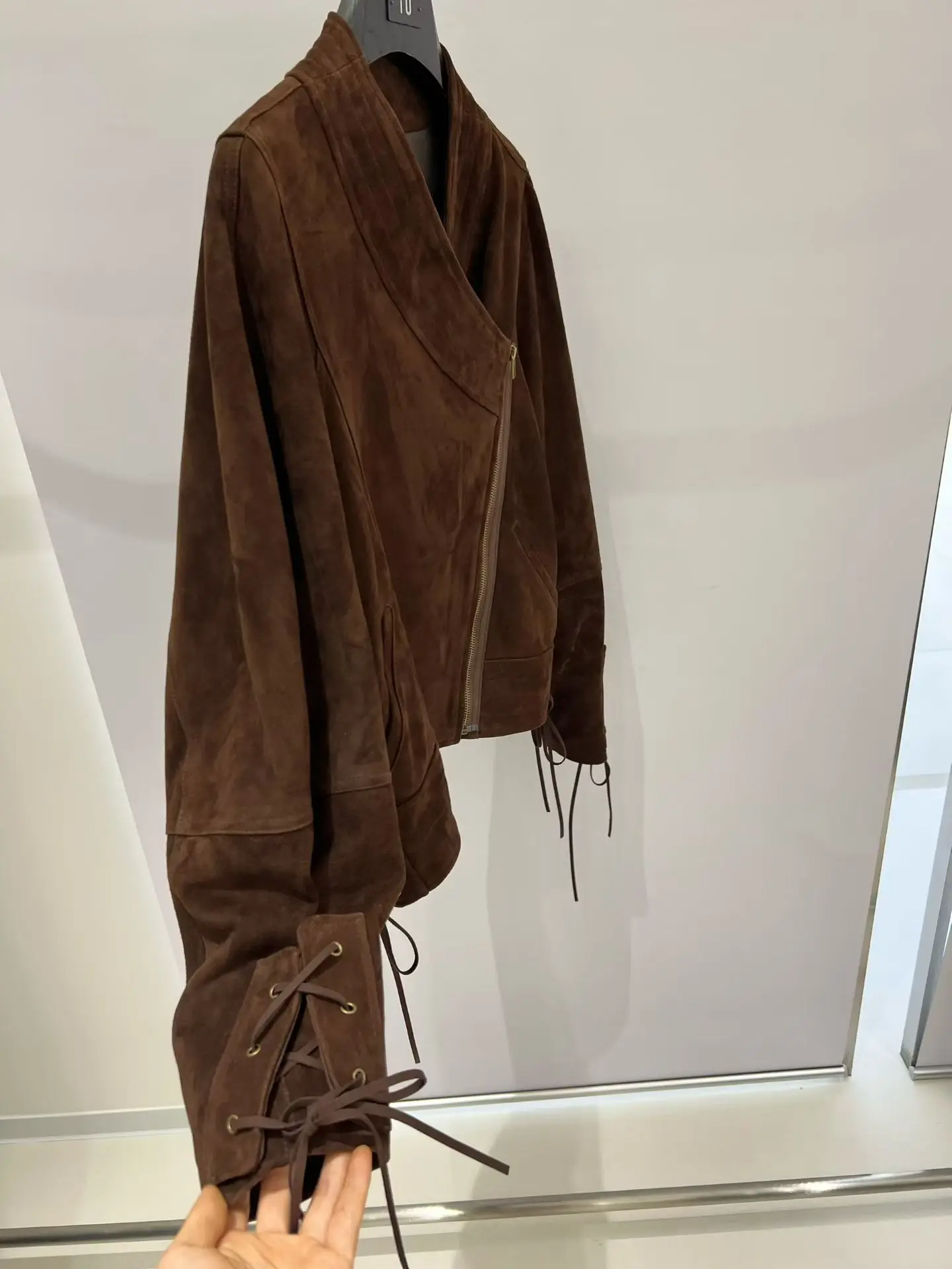 Cappotto in pelle scamosciata retrò per donna Autunno Inverno Giacca in vera pelle di pecora Giacca oversize color caffè Capispalla Polsini incrociati