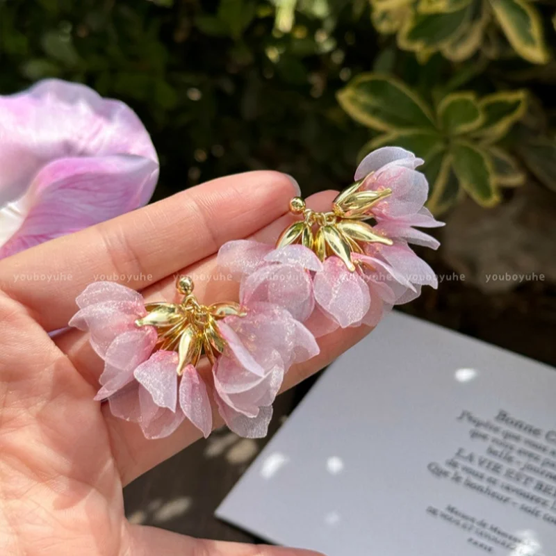 

Retro Elegant Ogenya Flower Stud Earrings for Women Personality Fashion Earrings Girls Travel Wedding Jewelry Accessories Gifts