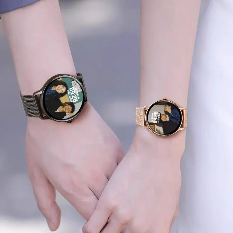 Coppia di un paio di orologi intelligenti adatti per chiamate di telefoni cellulari Regali di compleanno Braccialetti sportivi da donna