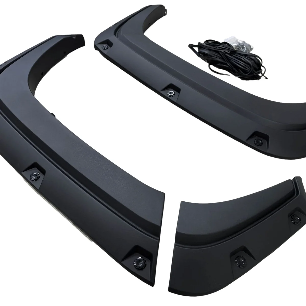 مشاعل شاحنات الصغيرة لملحقات السيارة Mitsubishi Triton L200 2024