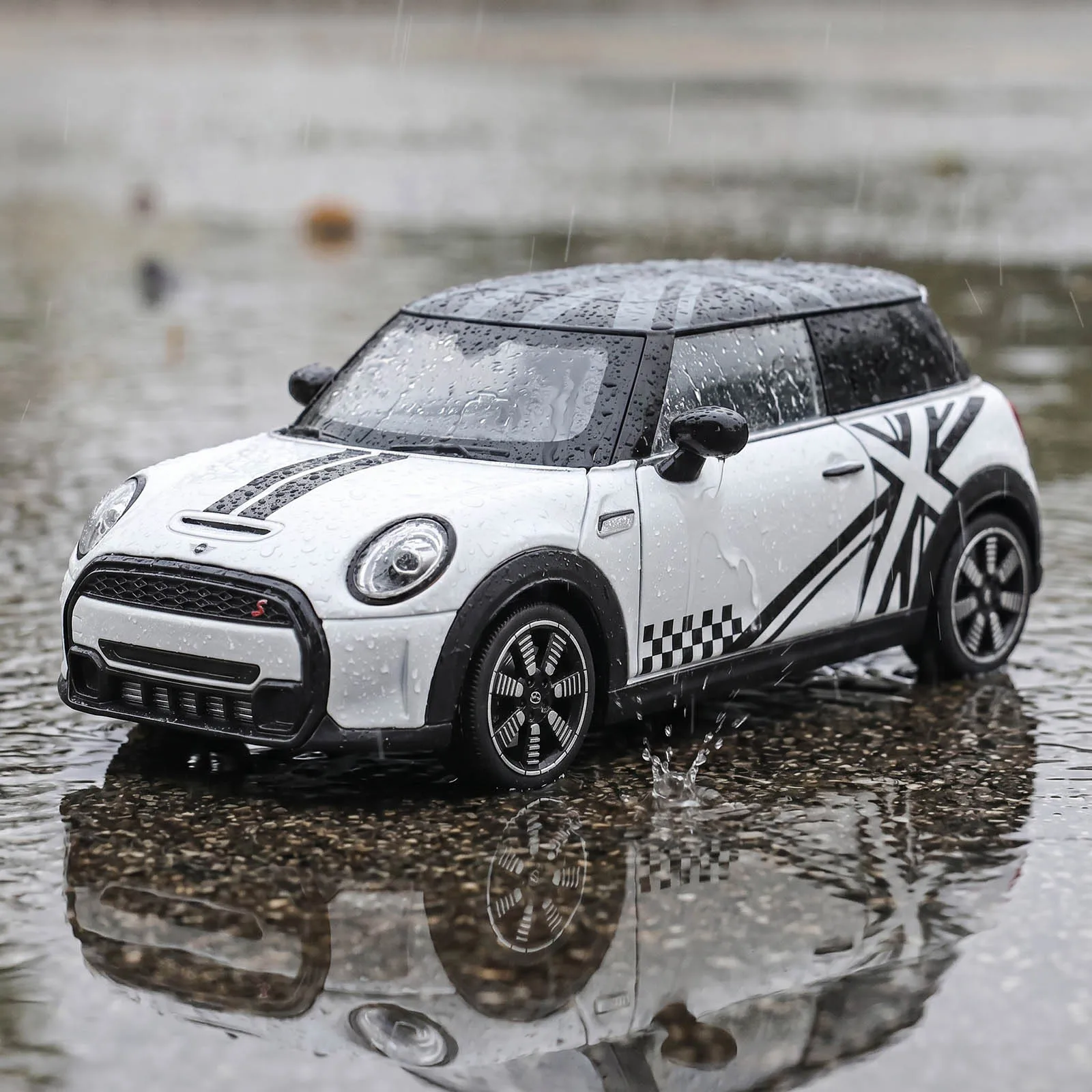 1:24 MINI Cooper S Diecast Car Model, Racing Stripe Alloy Mini Hatchback Toy Car, Simulation Collectible Vehicle Gift