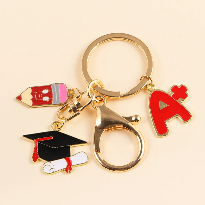 2023 New In Enamel Graduation Cap A Charms Keychain Cute DIY Jewelry Keyrings Meaningful Gifts For Kids Student Backpack Decor