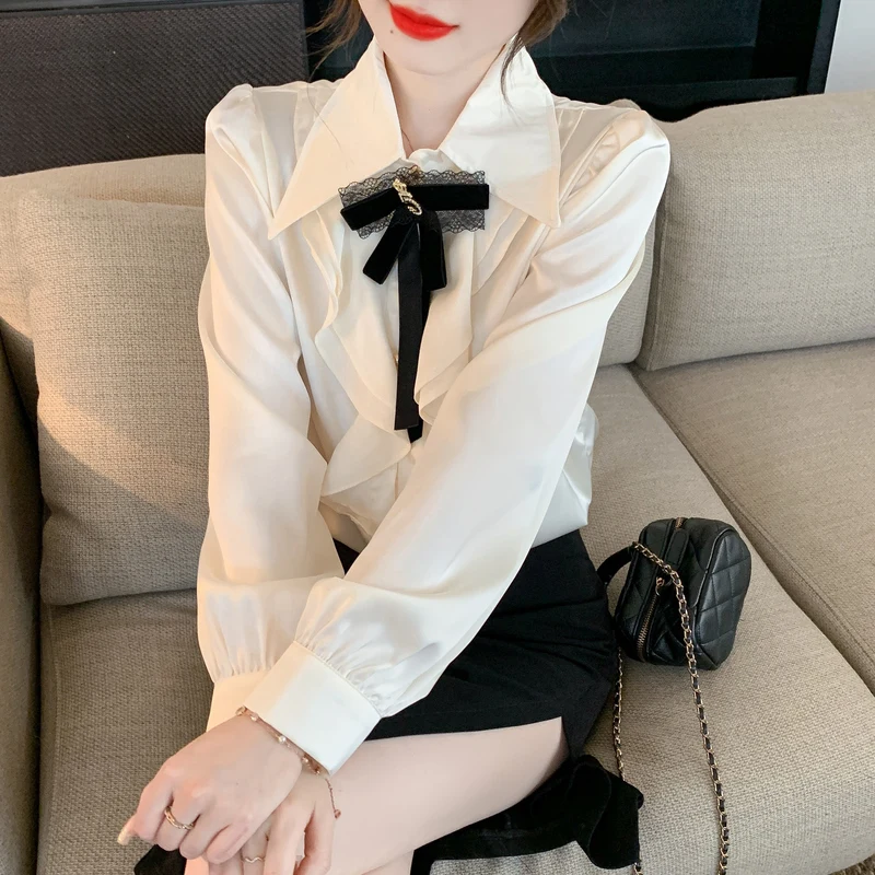 

Spring 2026 New Sle Women's Lace Satin irt Long Sve Inner Wear Floral Trim Faionable Collar Daily Casual Top