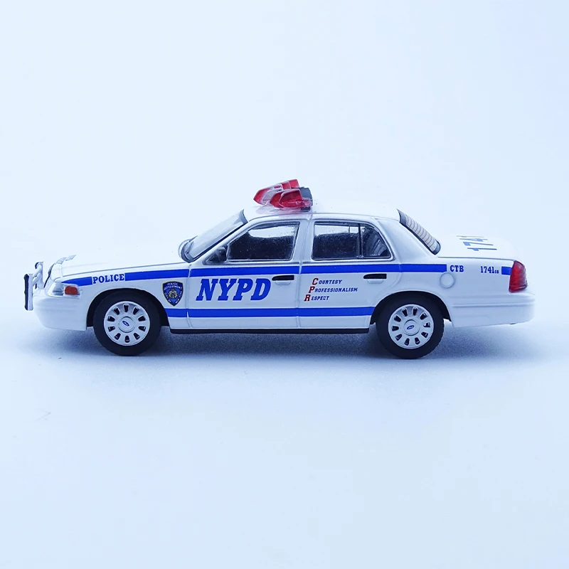 596 model 1:64 simulation Ford NYPD New York City police car alloy toy Child Festival Birthday Gift