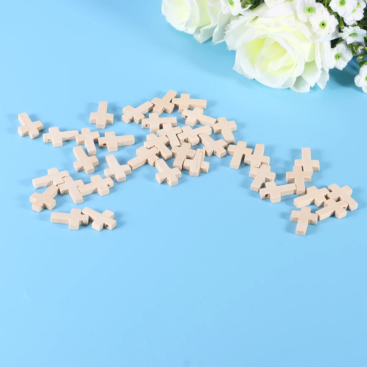 

100 шт. деревянные подвески в виде креста, натуральные окрашенные, полированные, отлично подходят для рукоделия, ювелирных изделий, ожерелья, браслета, аксессуаров, ожерелья, подвесок