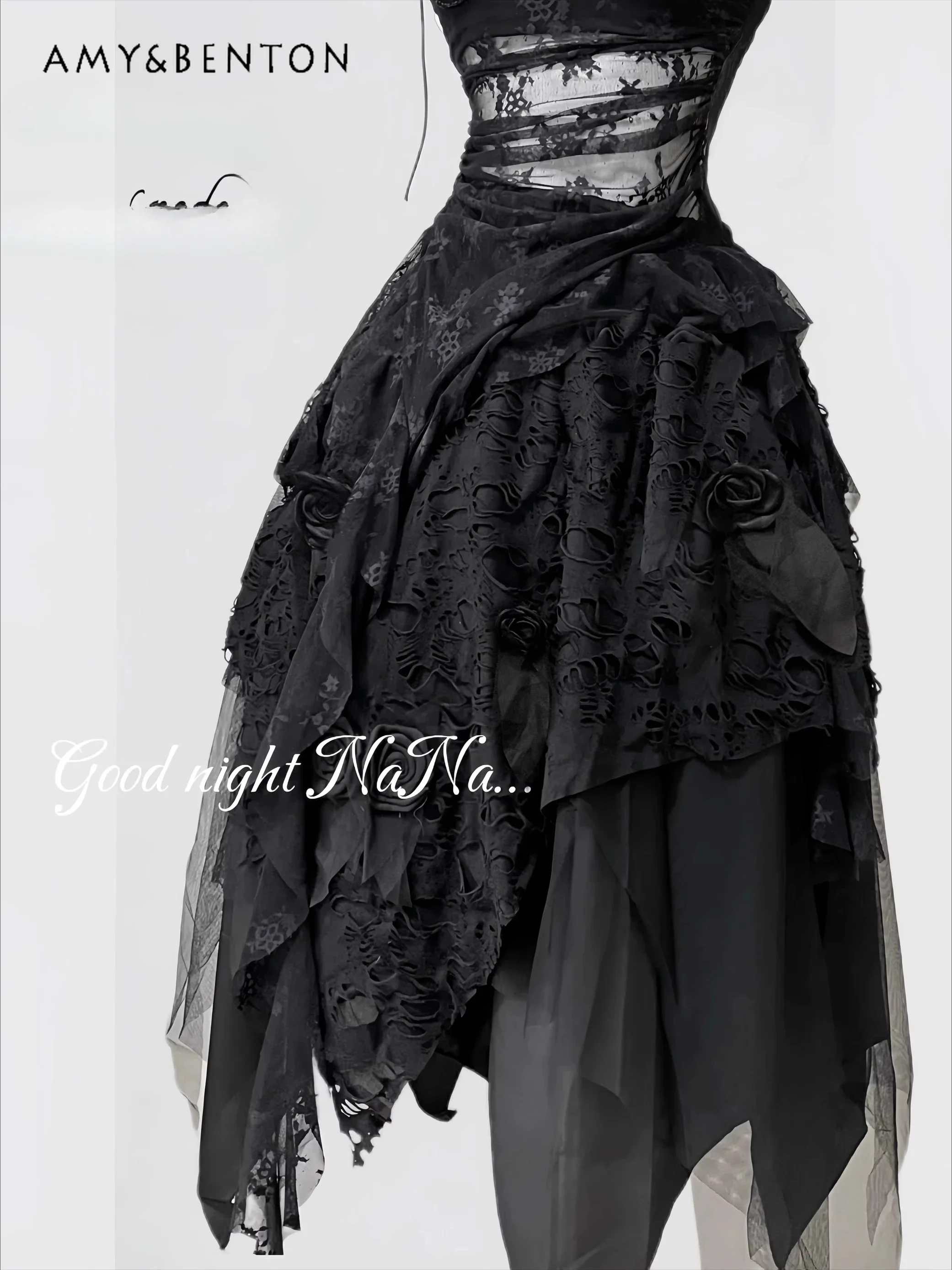 Sous-culture fille foncée imprimé fleur chaîne croisée bustier tubulaire jupe mi-longue irrégulière dentelle gothique deux pièces ensembles tenues pour femmes