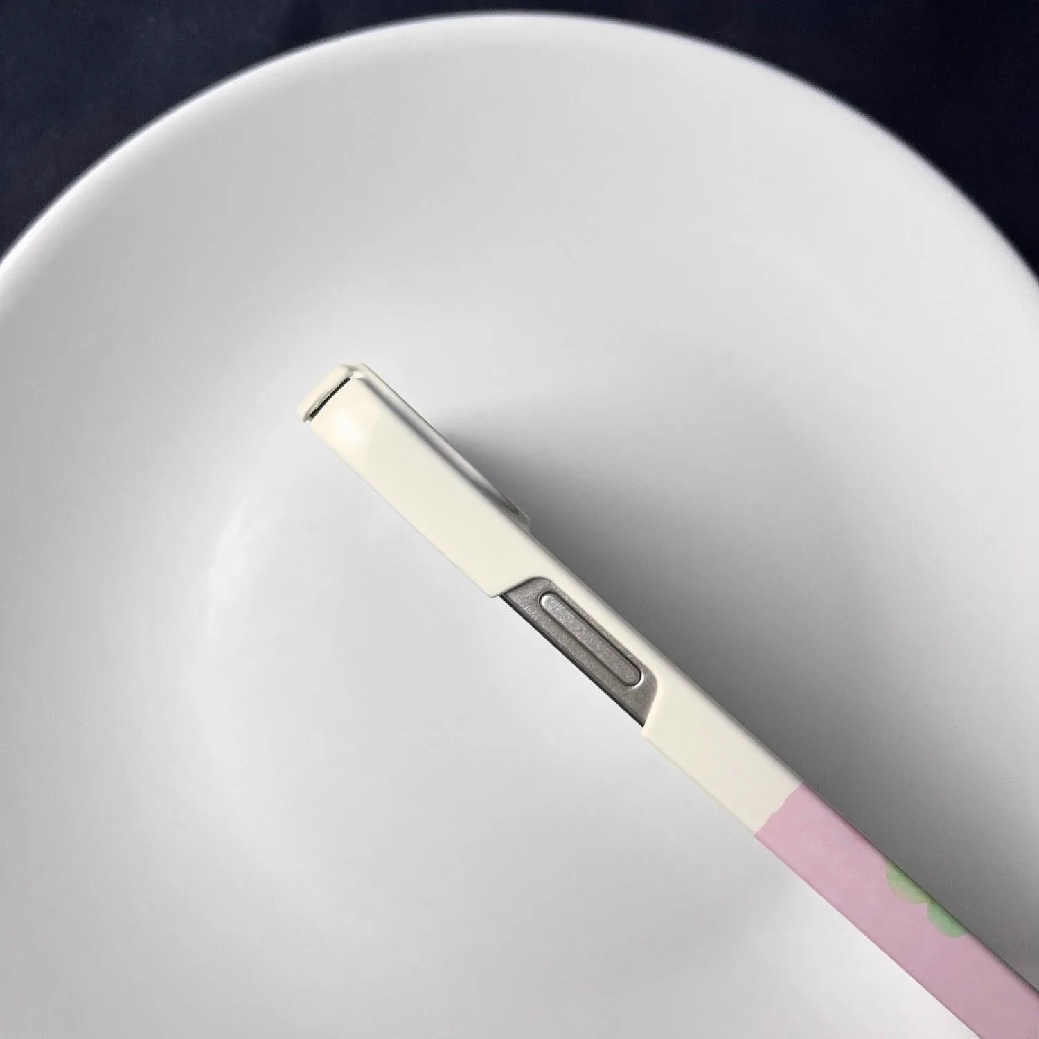 حافظة هاتف فنية مرسومة يدويًا على شكل سمكة ذهبية لطيفة واقية لهاتف آيفون 16 15 14 11 12 13 Pro Max Plus غطاء خلفي