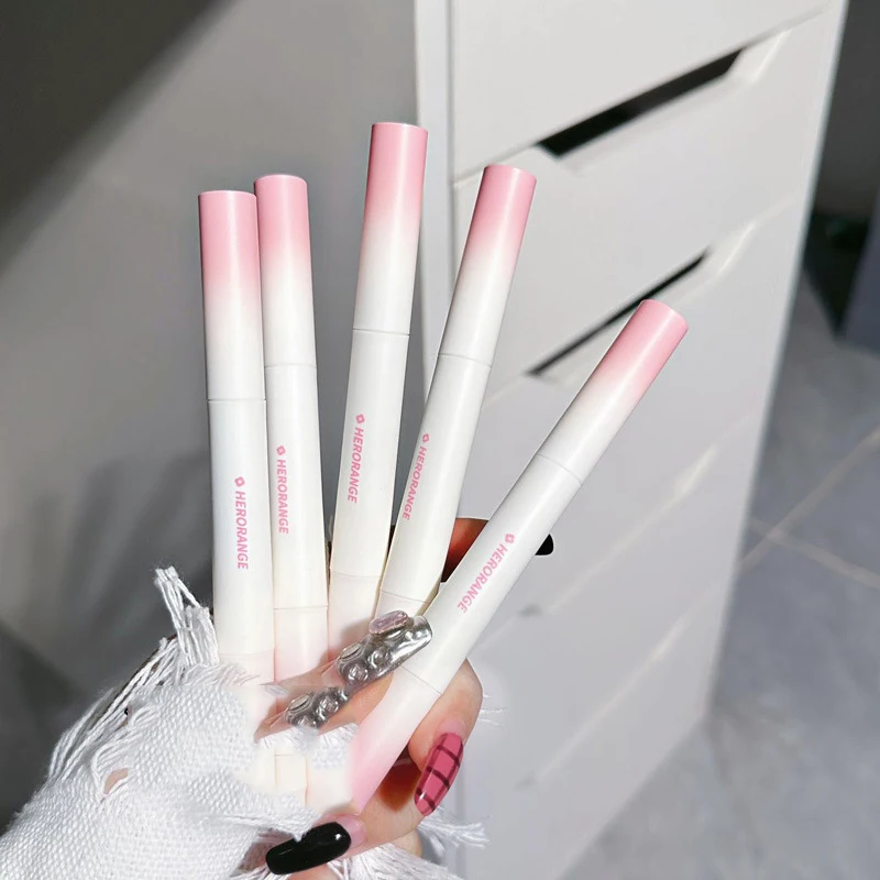 Lucidalabbra ad aria impermeabile e durevole Cuscino in velluto opaco Crema per labbra Crema in polvere per labbra Lucidalabbra bianco naturale da donna