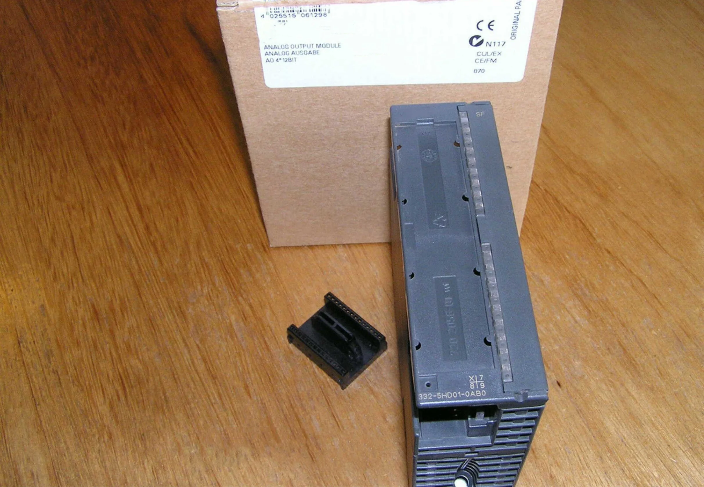 

100% оригинальный новый модуль аналогового ввода 6ES7332-5HD01-0AB0, гарантия 1 год, быстрая доставка