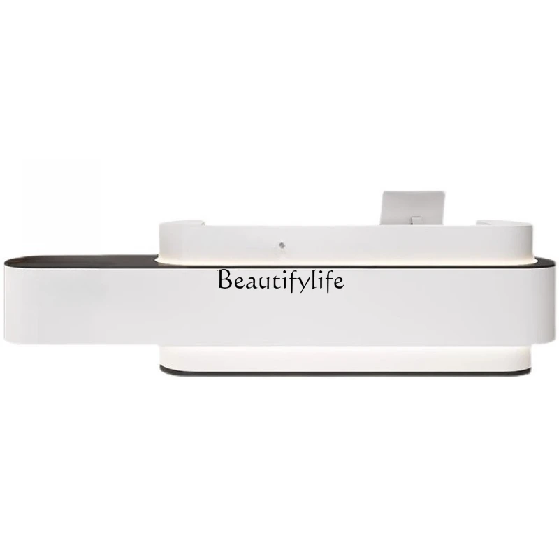 

Simple Modern Company Reception Desk Clothing Store checkout page
