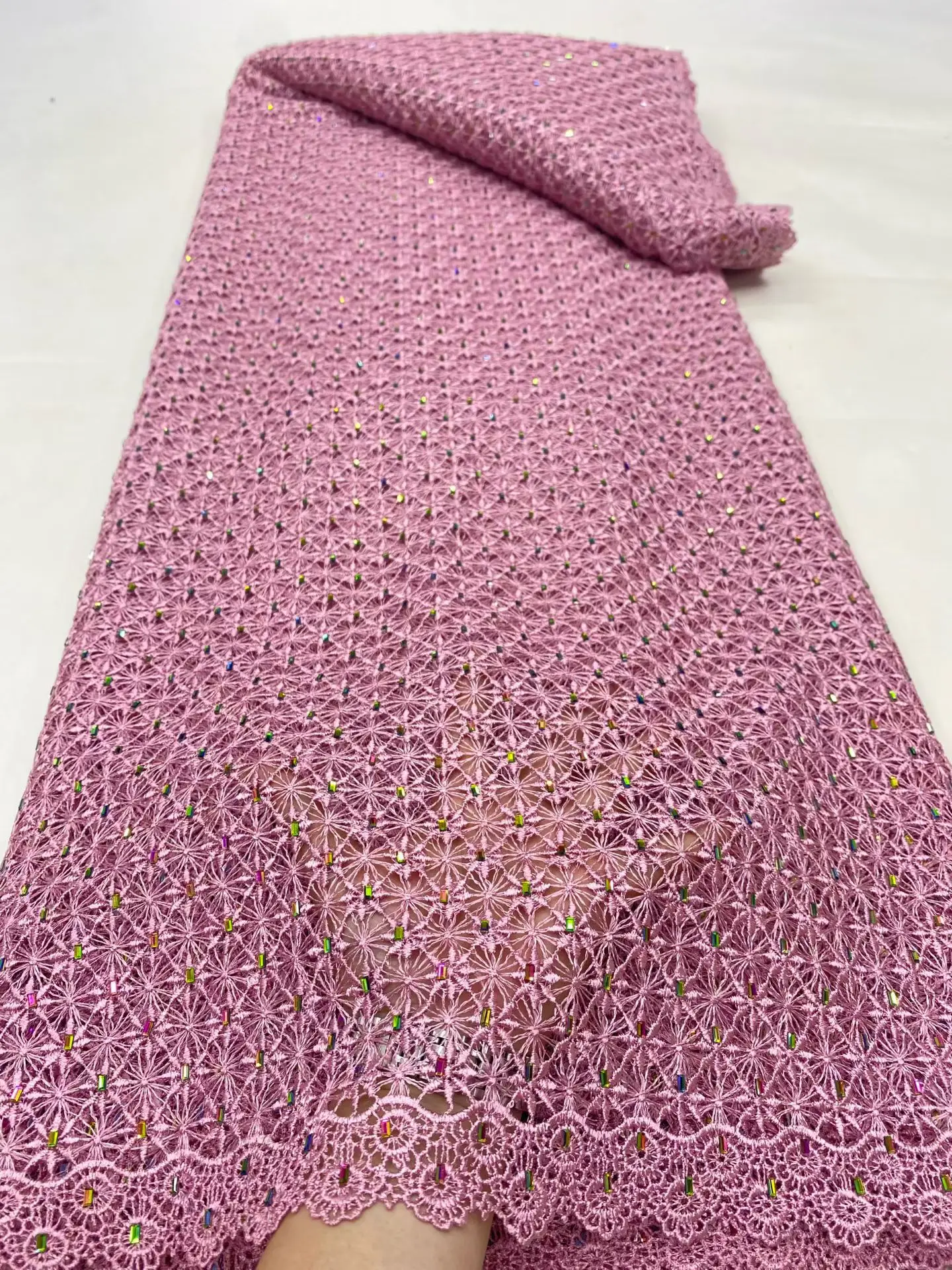 

2025 африканская нигерийская высококачественная сетчатая кружевная ткань с вышивкой, французский тюль с блестками для свадебных платьев, 5 ярдов DP0458