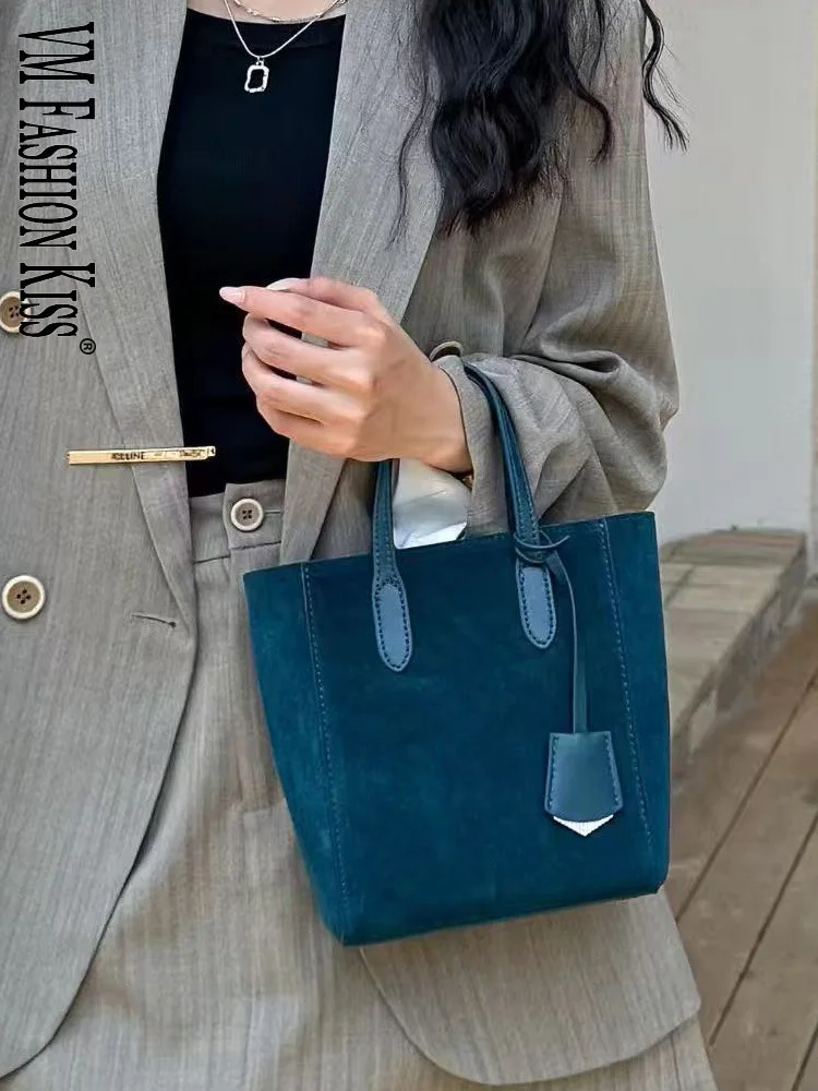 

Elegant And Versatile Women's Suede Handbags High Quality Autumn Winter New Women's Shoulder Crossbody Bags Suitable For Daily