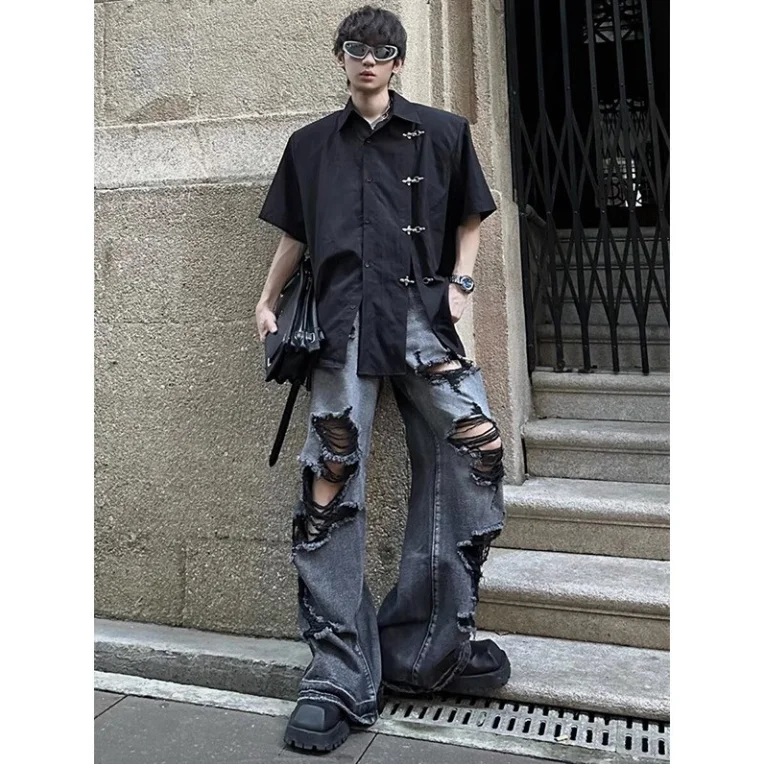 

Ripped jeans are versatile and loose straight-leg pants for men