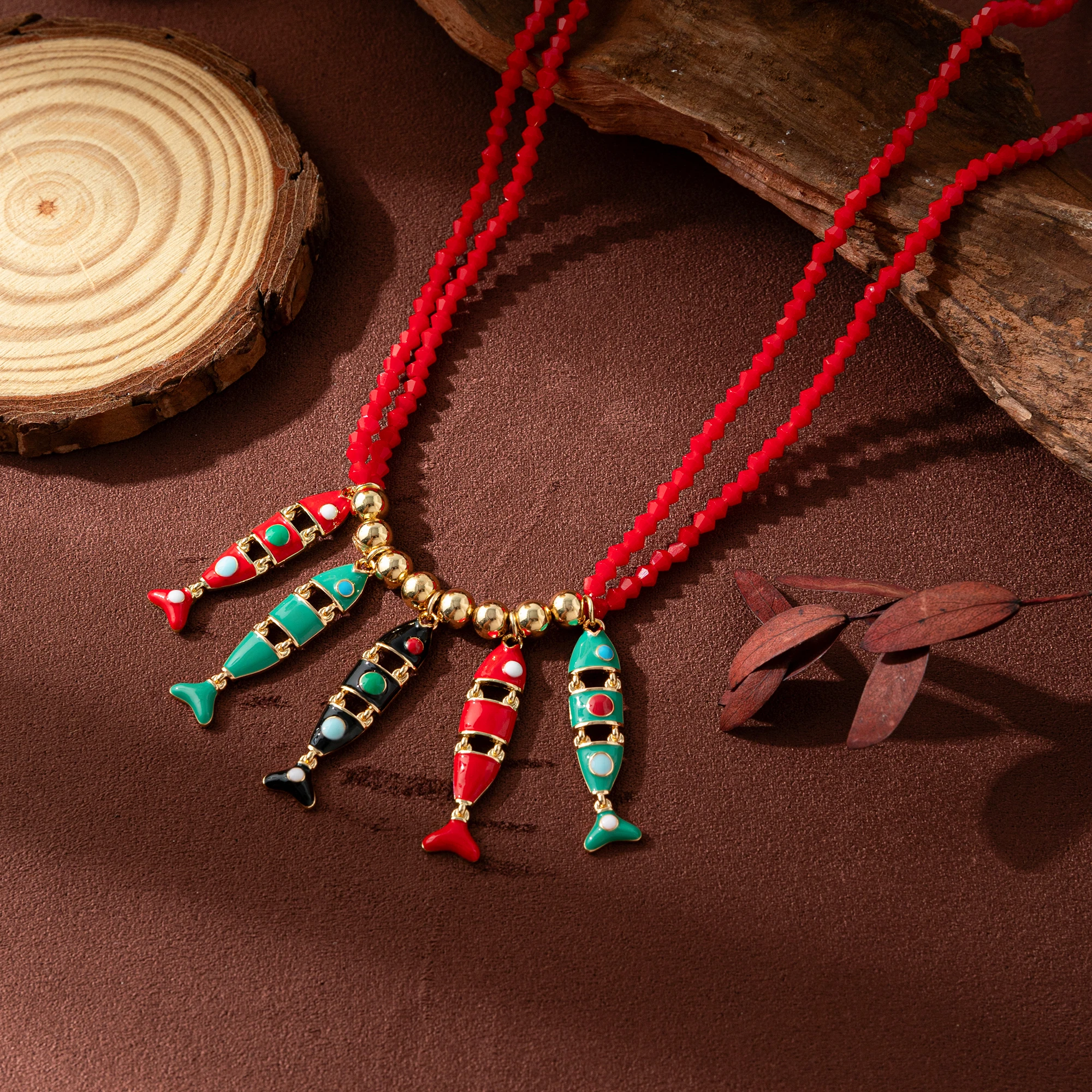 

Colored enamel small fish pendant necklace 18K gold-plated bead necklace, suitable for women's gift jewelry